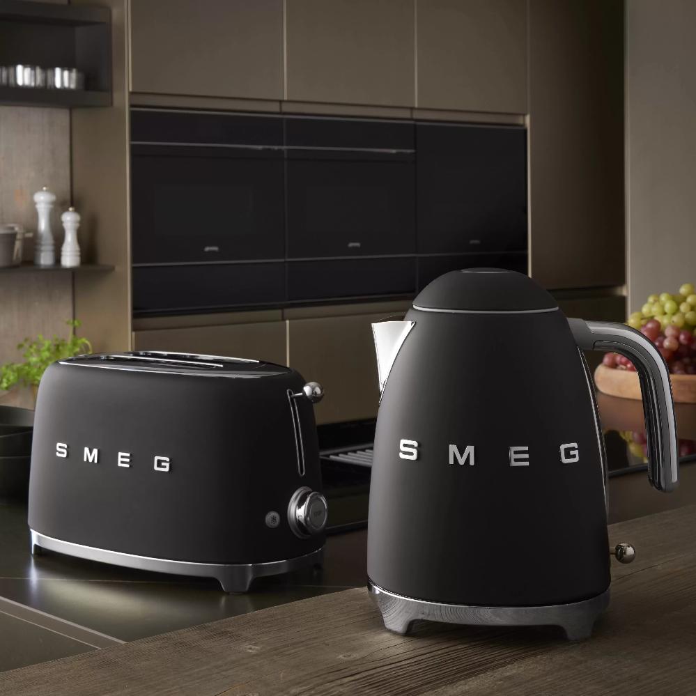 Тостер Smeg TSF01BLMEU