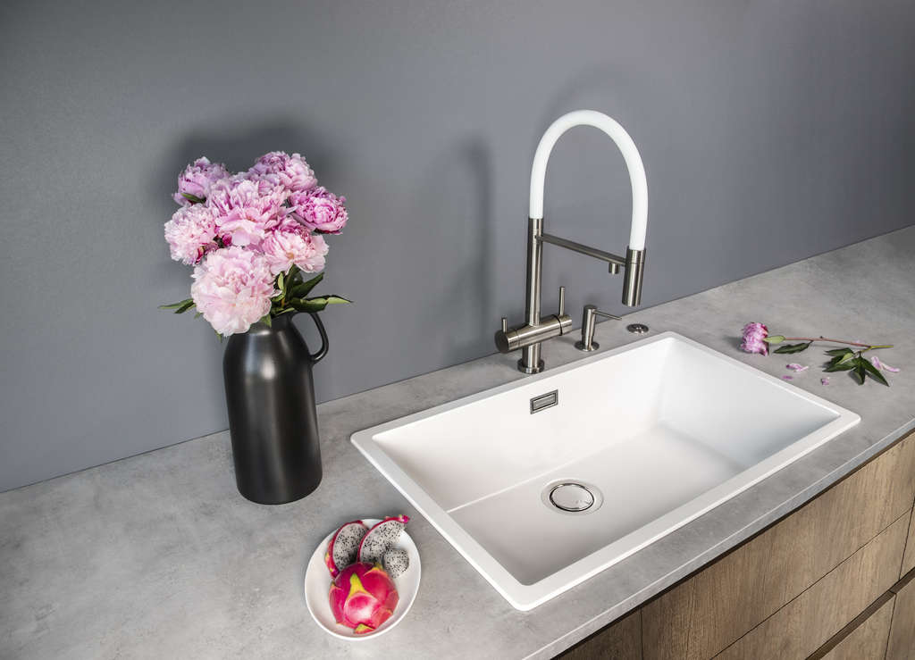  Omoikiri ОT-01-R к смесителю Kanto красный