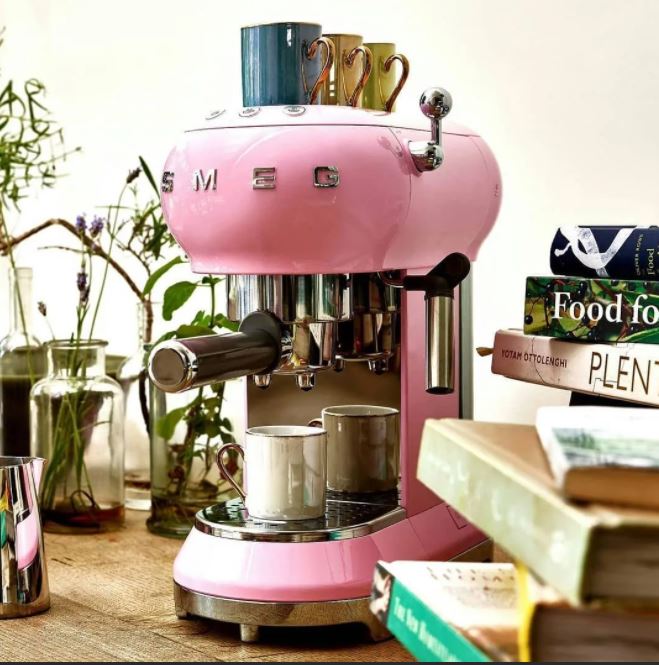 Кофемашина Smeg ECF01PKEU
