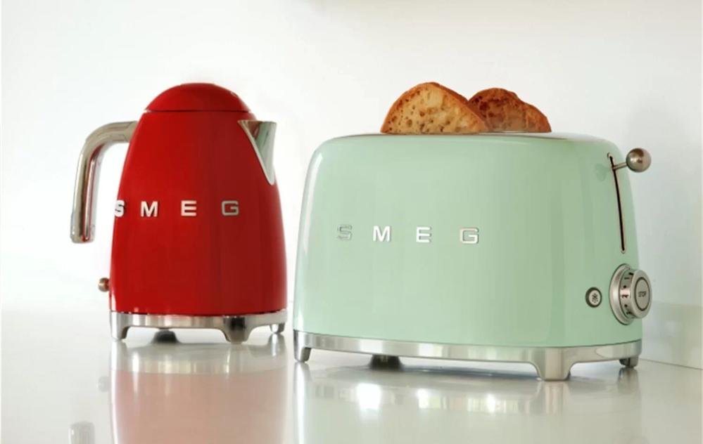 Чайник Smeg KLF03RDEU