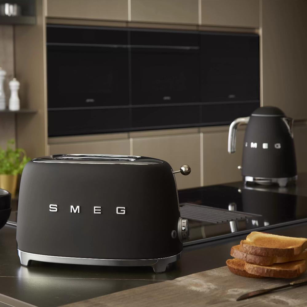 Тостер Smeg TSF01BLMEU